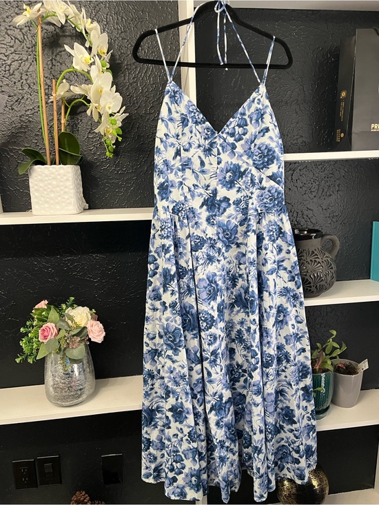 Abercrombie & Fitch Dresses & Skirts - Abercrombie & Fitch White and Blue Floral Midi Dress L